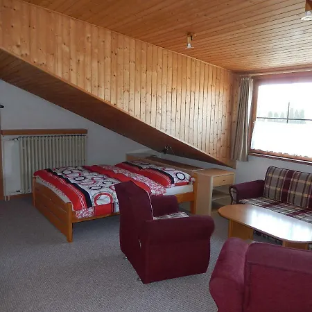 Mirka בית הארחה 3*